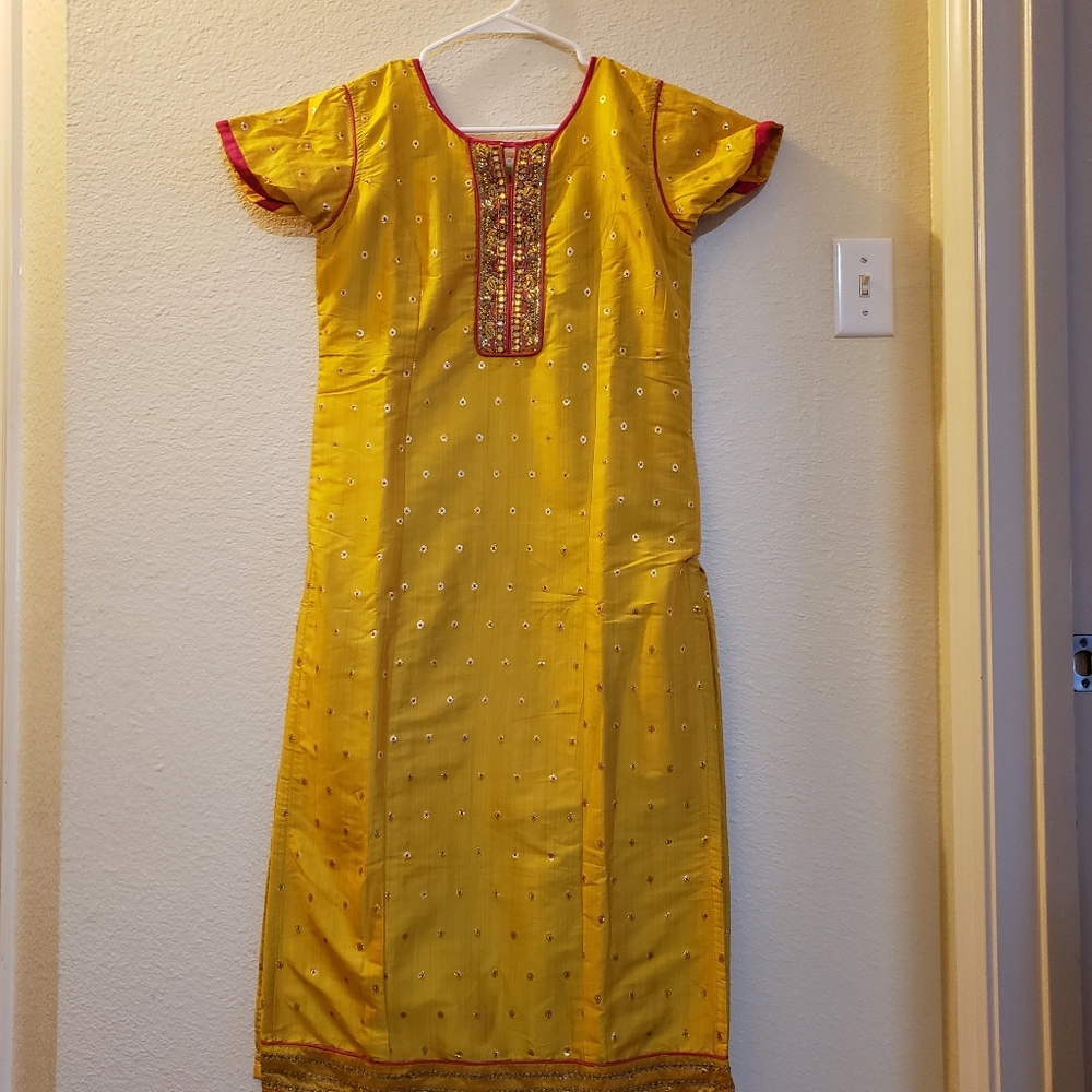 Indian salwar kameez